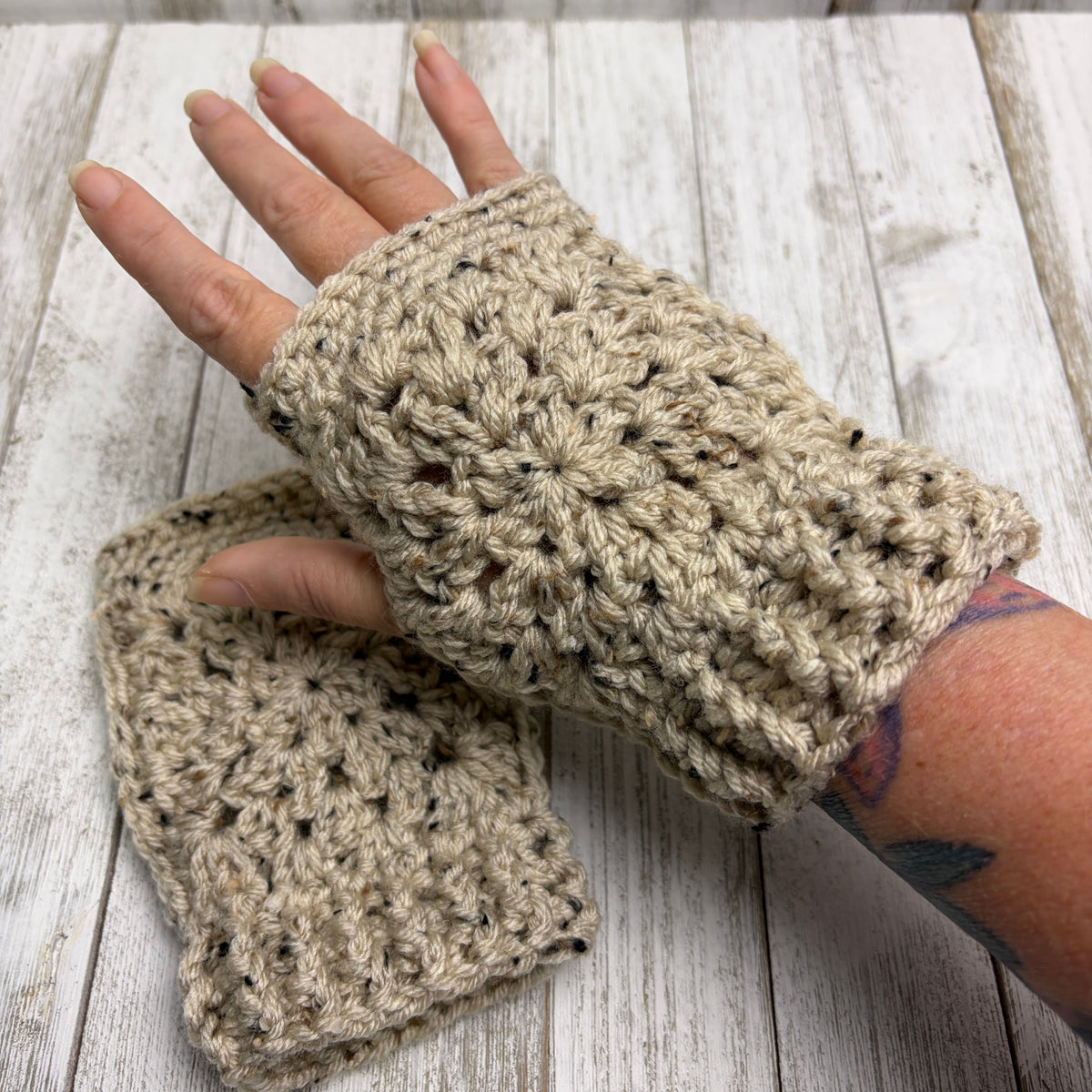 Oats Tweed Fingerless Gloves