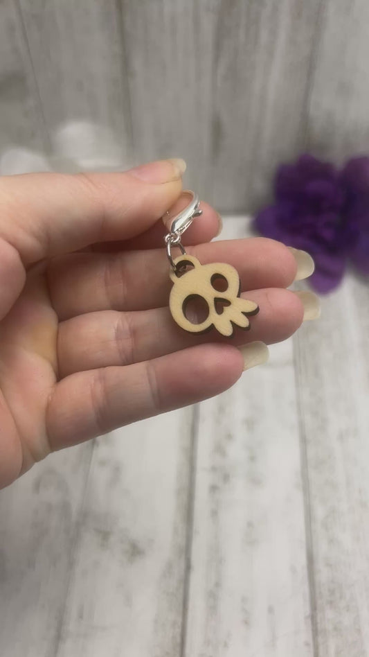 Skull Wooden Stitch Marker(s) / Charms